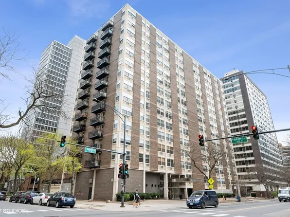 3033 N Sheridan Rd APT 408, Chicago, IL 60657