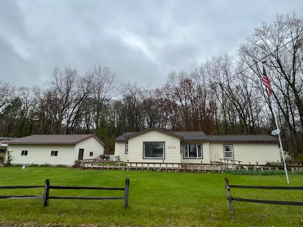 6408 Lakeshore Dr, Lakeview, MI 48850