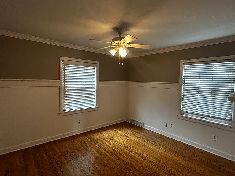 2421 Clarendon Ave — Photo 9