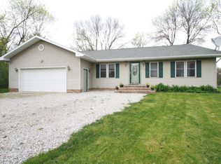 1408 Oakcrest Dr, Waterloo, IA 50701