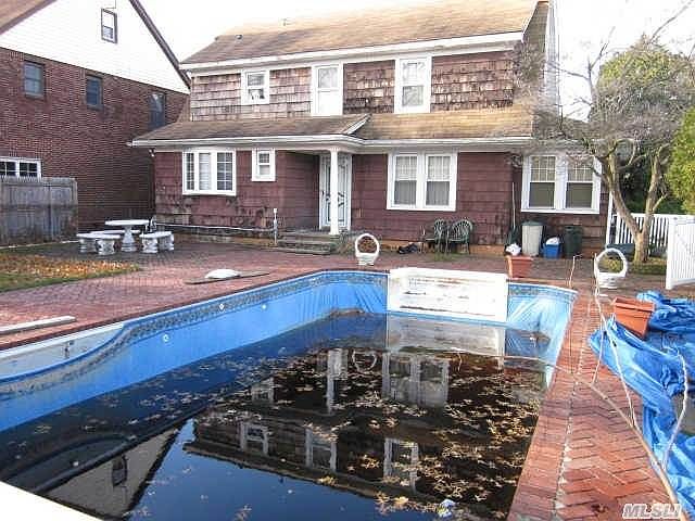 2nd image of 83 William St