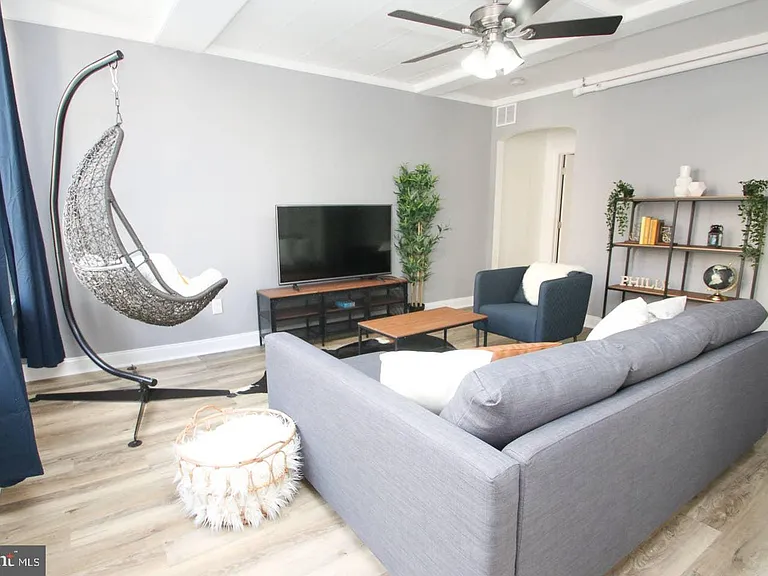 44 S 3rd St #3 — Photo 4