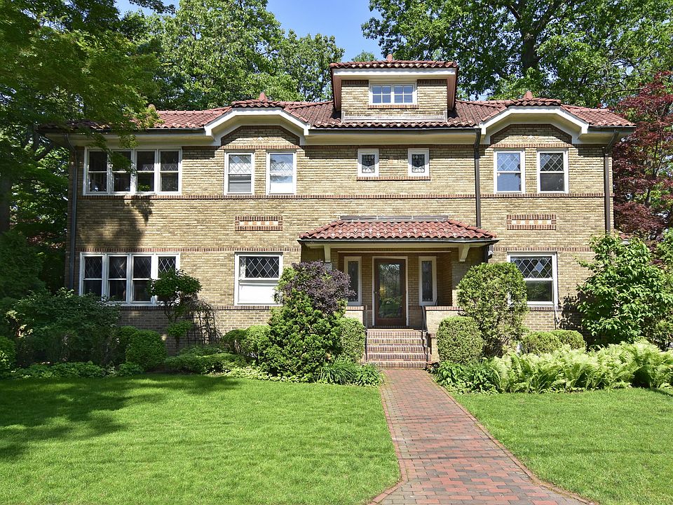 17 Benedict Place