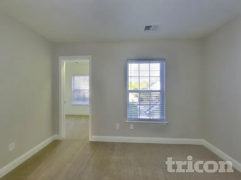 14208 Highland Meadow Rd — Photo 12