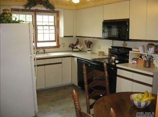 21 Greenridge Ave, Garden City, NY 11530