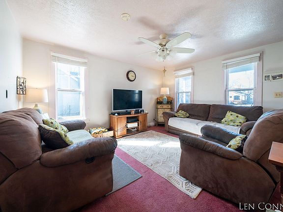5th image of 216 Ann St NE