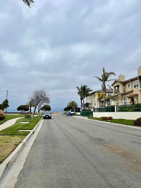 4 bed, 3.5 bath, 3695 sqft, $6,000 — Photo 3