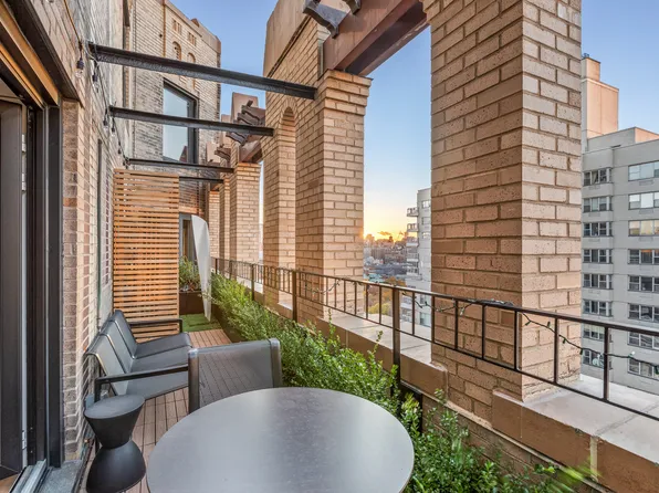 1 5th Avenue image 1 of 22