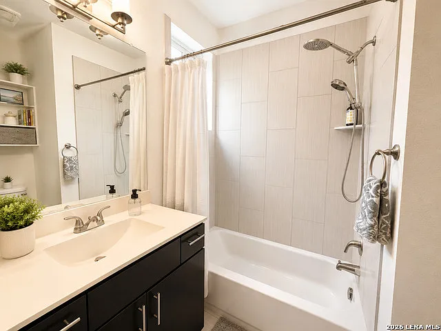 704 N Cherry St — Photo 14