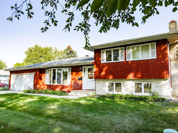 3513 Par St N, Fargo, ND 58102
