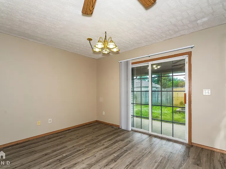 410 W White Ash Rd — Photo 8
