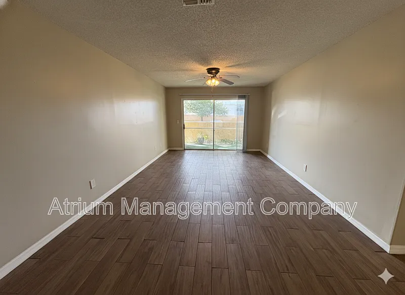 Building Photo - 610 Kenwick Cir #103