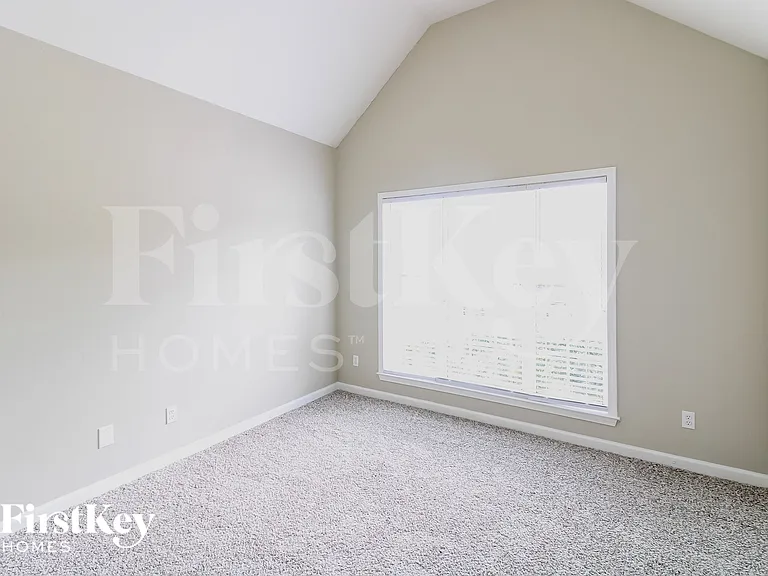 104 Mayfair Ln — Photo 11