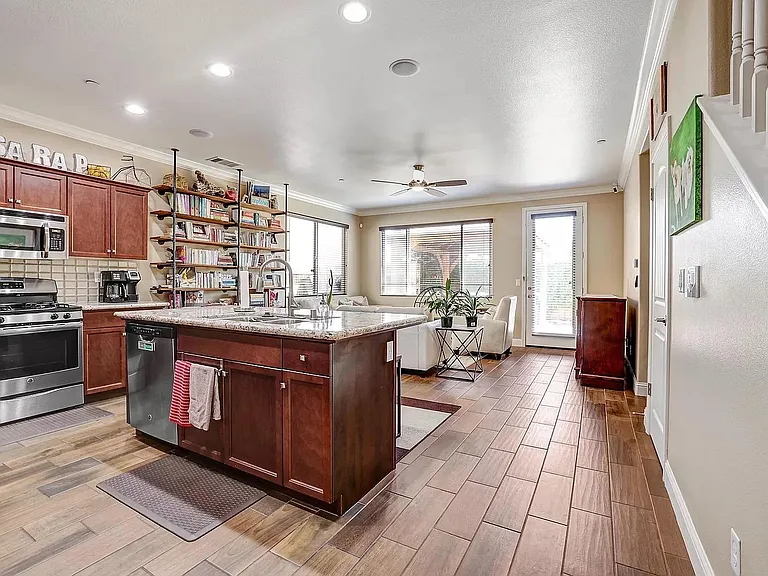 3921 W Payson Ave — Photo 12