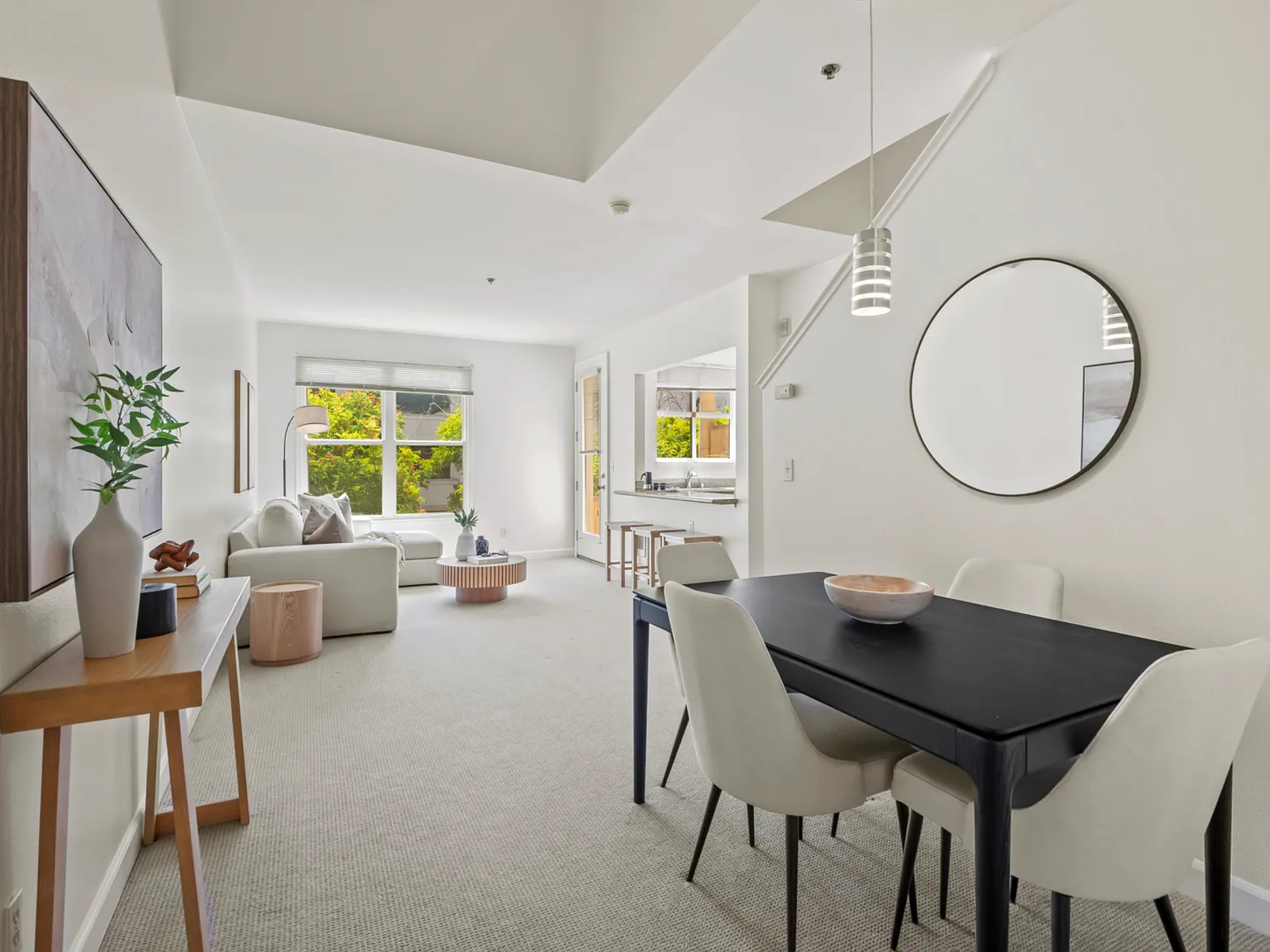 2 bed, 1156 sqft, $5,089 — Photo 2