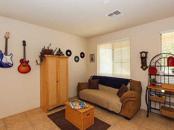 5th image of 294 W Hawaii Dr
