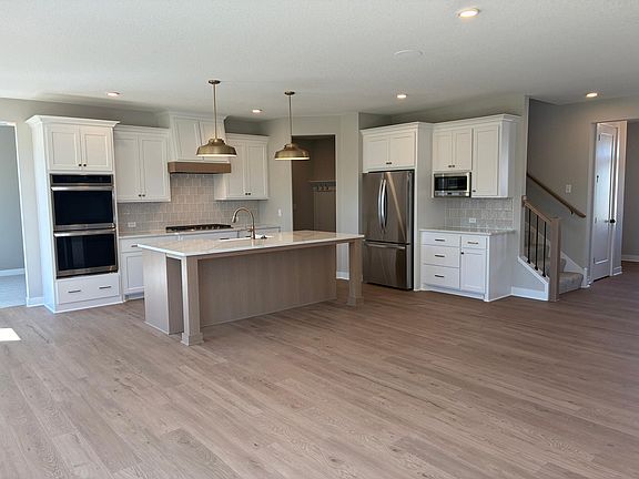 5th image of 3660 Knightsbridge Ln N