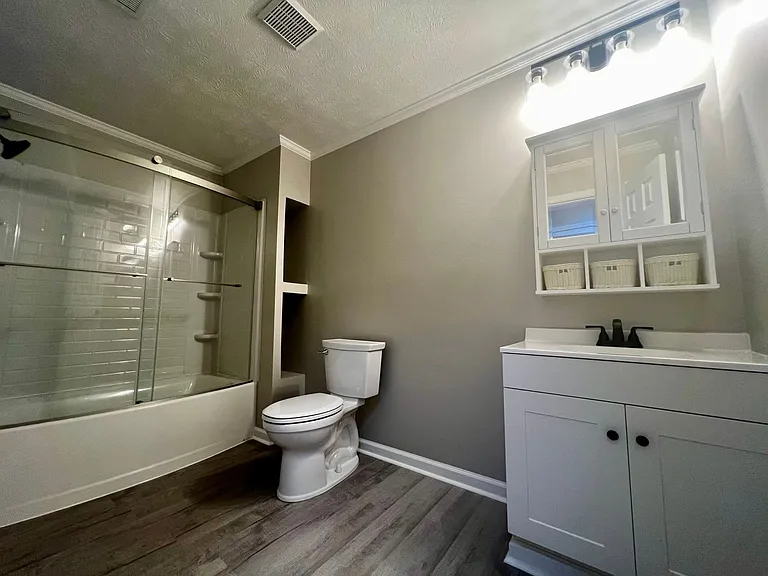 5853G Century Oaks Dr — Photo 8