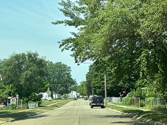 5th image of 11441 Fisher Ave