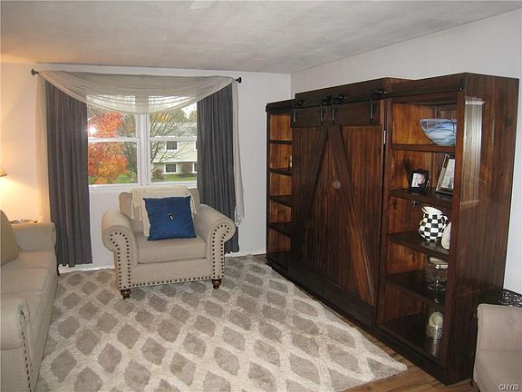 5th image of 15 Echodale Ave