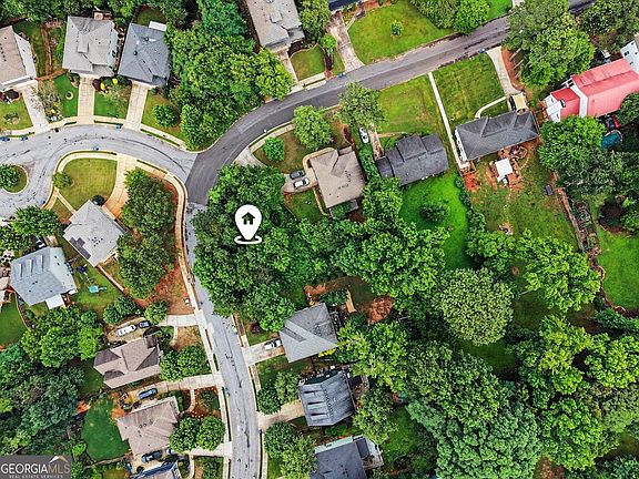 2nd image of 1331 Willow Pl