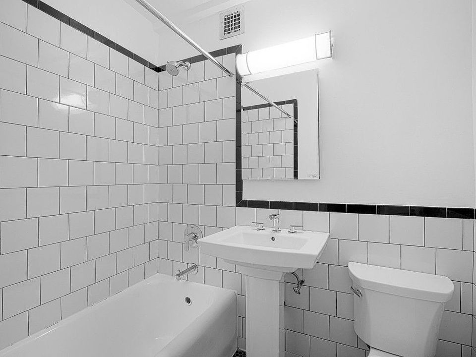 1st image of 307 E 44th St APT 1013