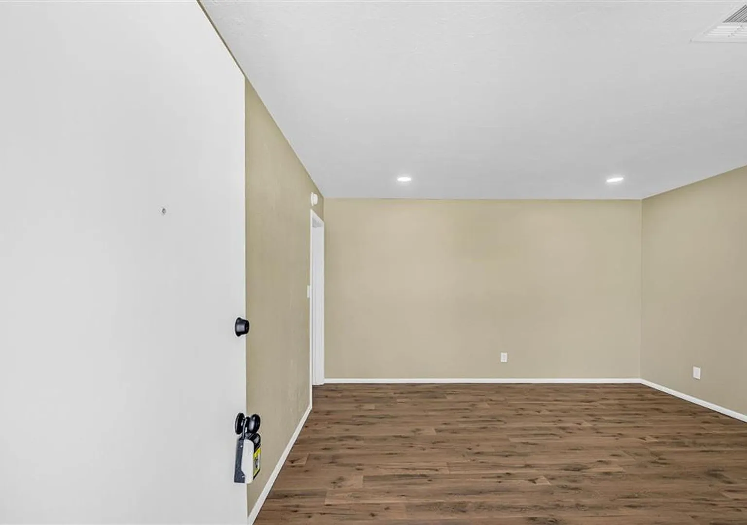 703 Se Sullivan Dr - Coming Soon! — Photo 2