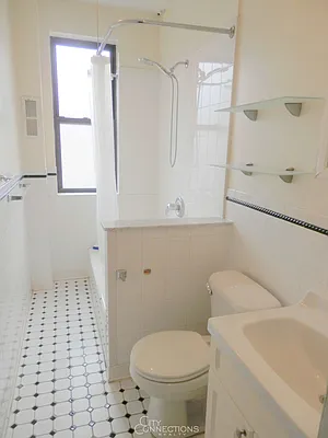 Rented by City Connections Realty | media 37