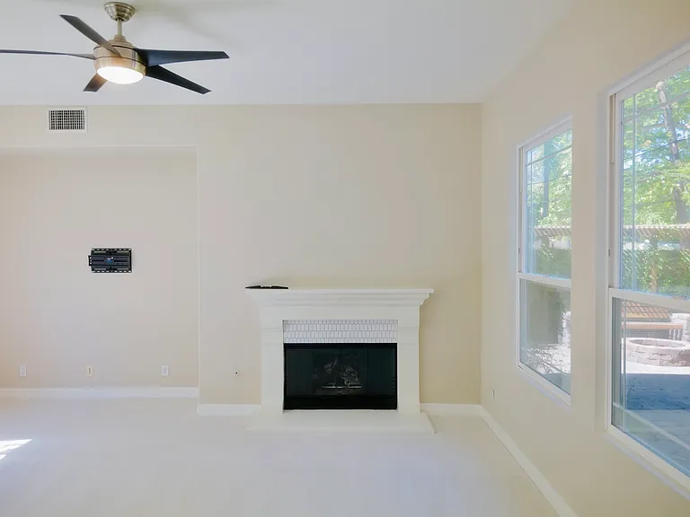 22 Artisan St — Photo 3