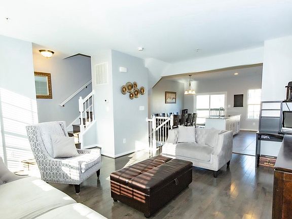3rd image of 18540 Hickory Meadow Dr