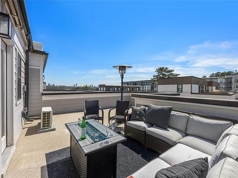 2145 Burnside Dr NW — Photo 49