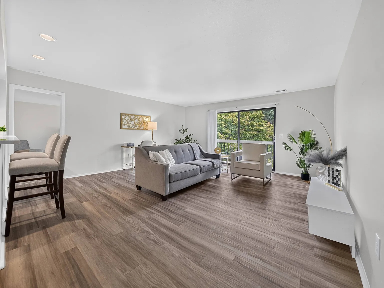 Franklin River Apartments — Photo 1