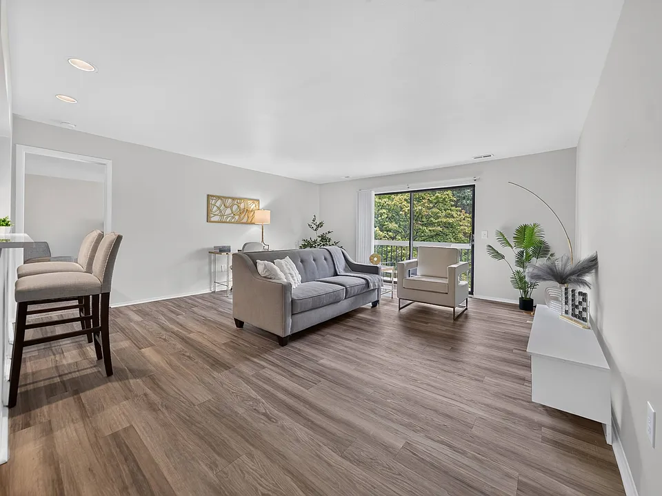 Franklin River Apartments