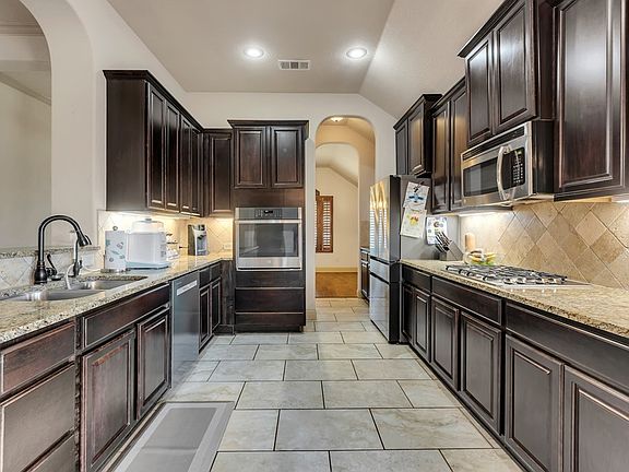 5th image of 7601 Canterbury Dr