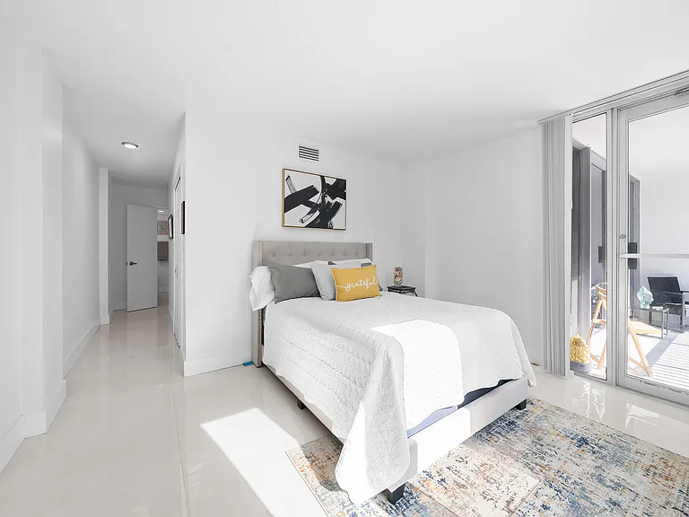 2200 NE 33rd Ave #2D — Photo 13