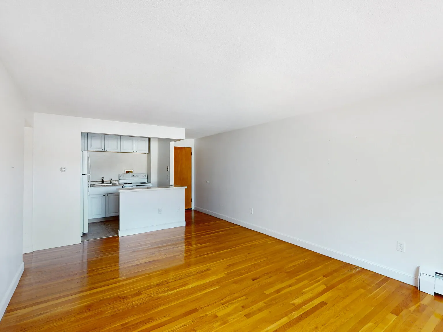 2 bed, 1.0 bath, 700 sqft, $2,395 — Photo 4