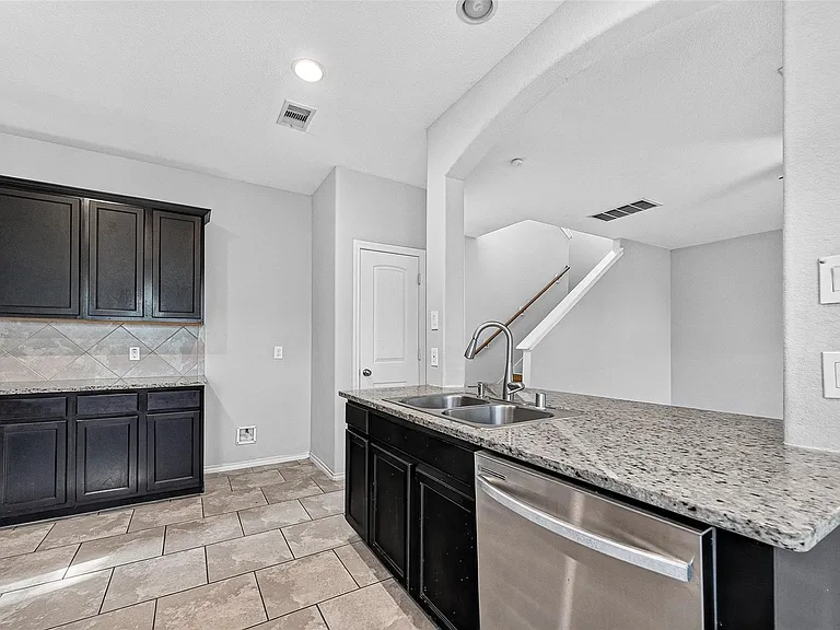 1326 Seagler Pond Ln — Photo 22