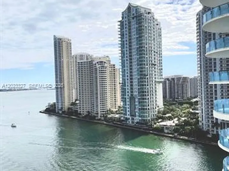 300 S Biscayne Blvd #T-1404 — Photo 4