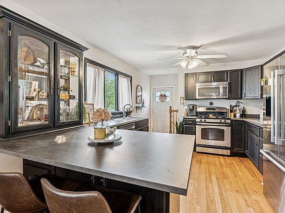 4th image of 219 Monica Dr