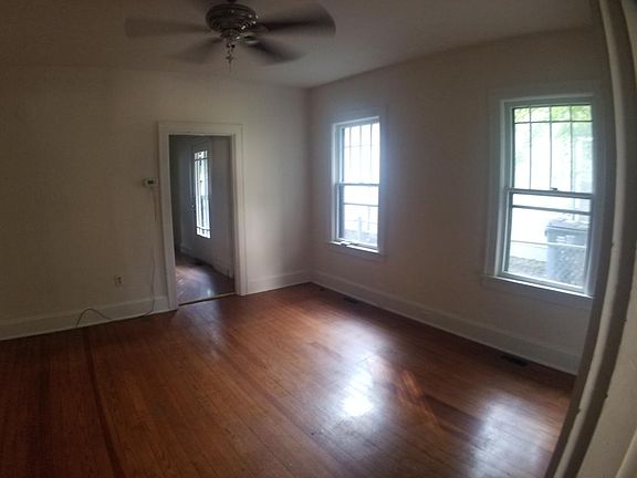 5th image of 165 Devonia Ave #B