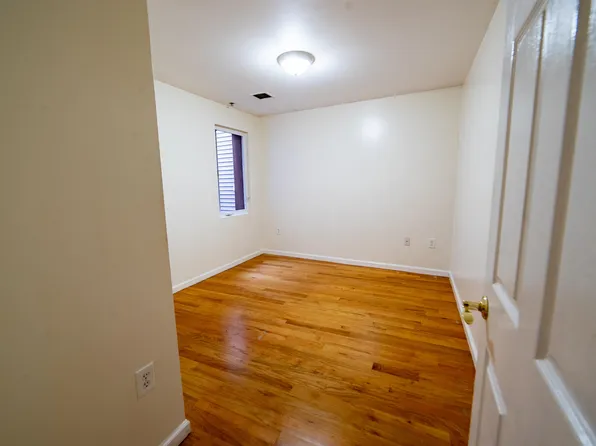 540 29th Street image 10 of 12