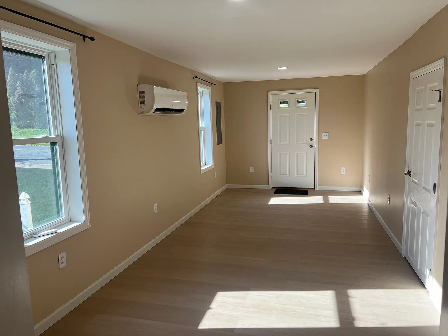1 bed, $1,050 — Photo 4
