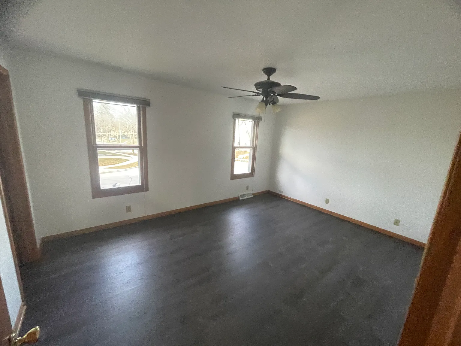 3 bed, 1.5 bath, 1450 sqft, $2,025 — Photo 4