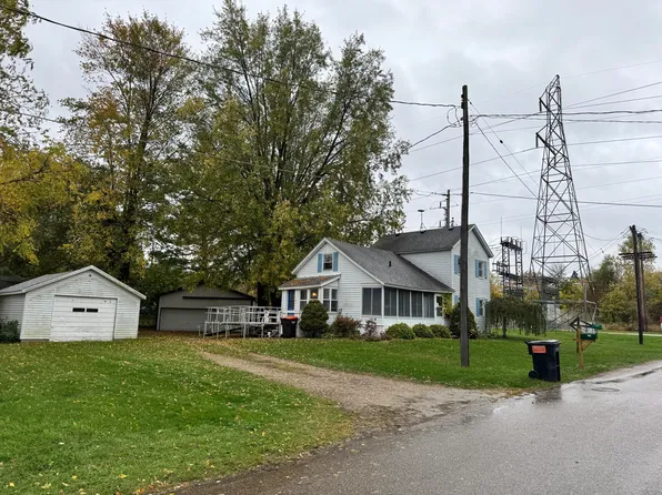 1206 Rosewood Ave, Wayland, MI 49348