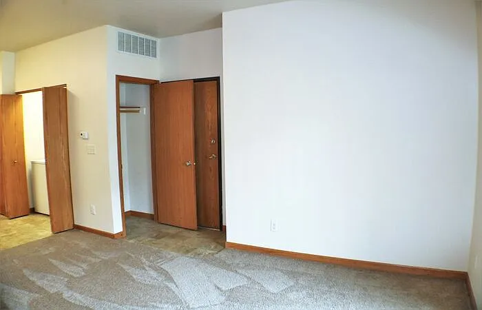565 Pond View Dr #202 — Photo 5