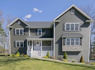30 Paulson Dr, Burlington, MA 01803