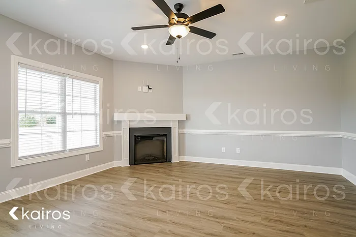 3 bed, 2.5 bath, 1863 sqft, $1,945 — Photo 2