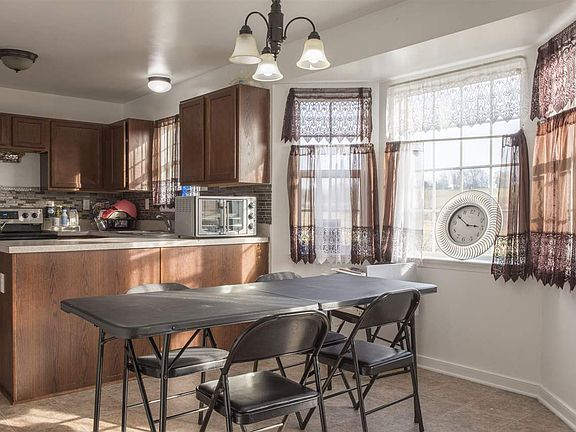 5th image of 2021 Russell Dr
