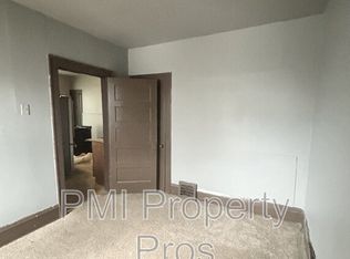 2530 N 37th St, Milwaukee, WI 53210