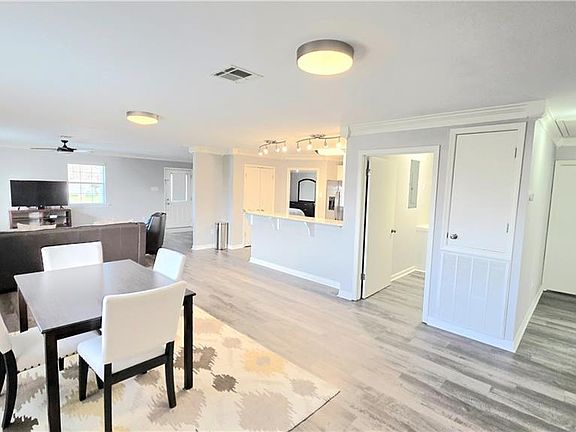 5th image of 150 Forest Dr